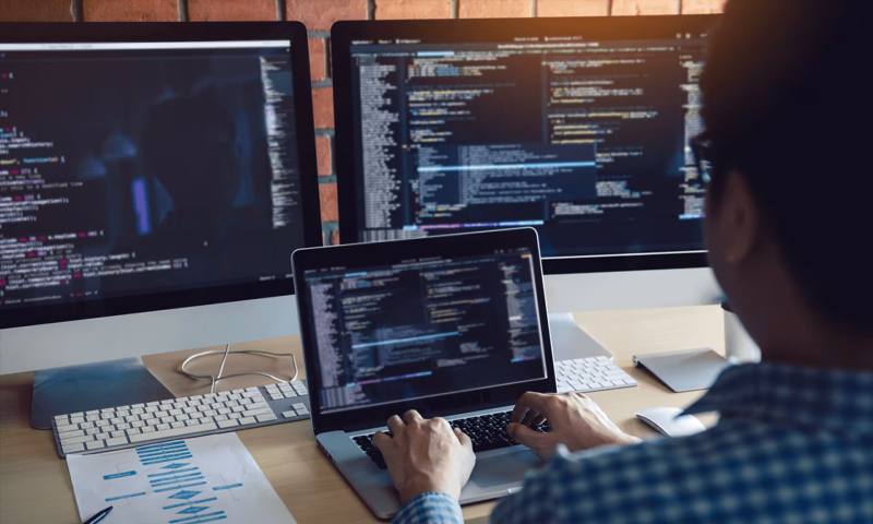 数据科学选型：R与Python如何赋能连城县网站建设？